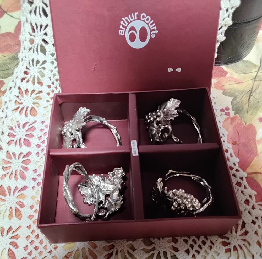 Arthur Court Napkin Rings Grape and Leafs Silver tone metal in Box
